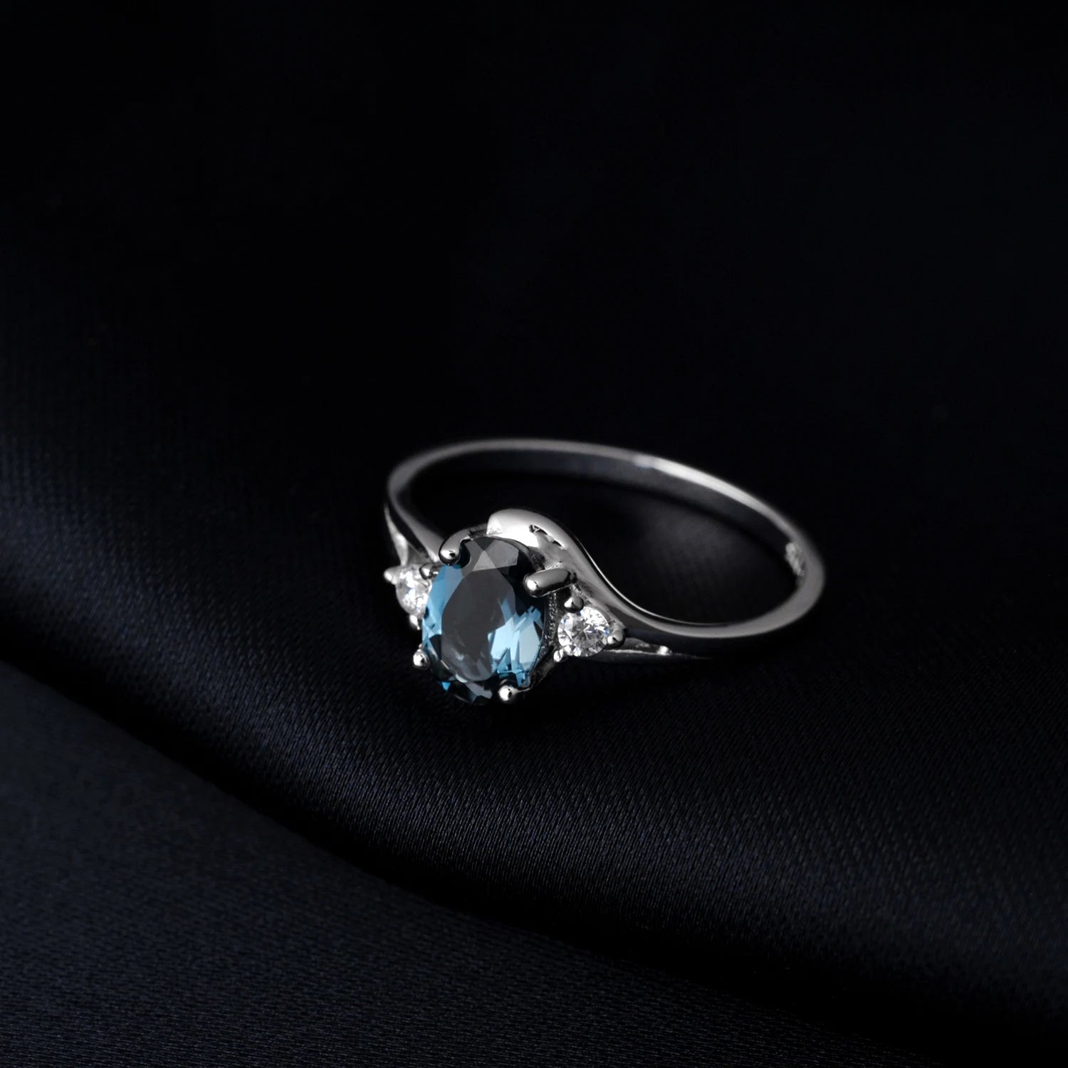 Deep Sea Elegance: POTIY Natural London Blue Topaz Solitaire