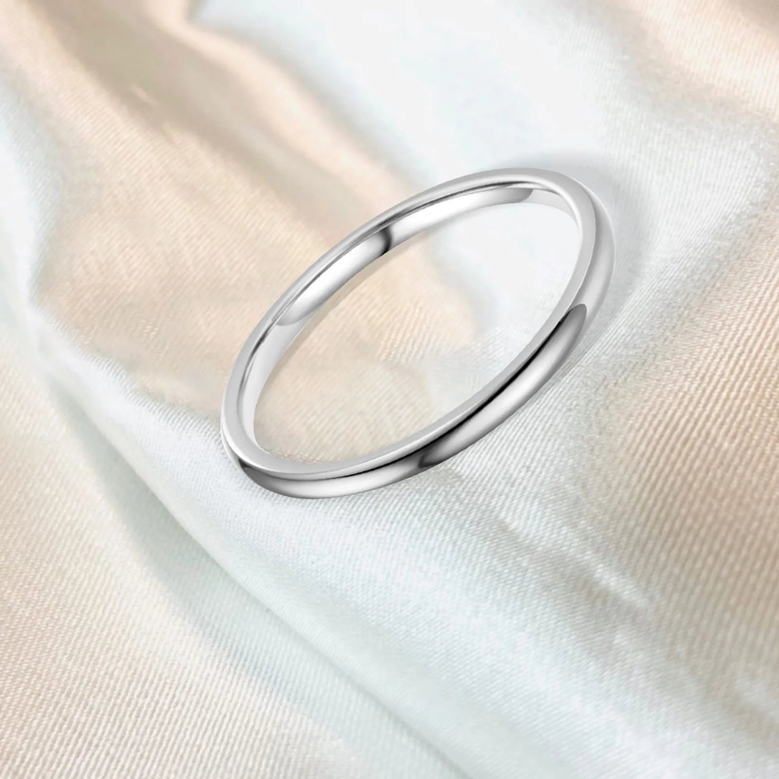Minimalist ring in brushed silver – classic wedding band