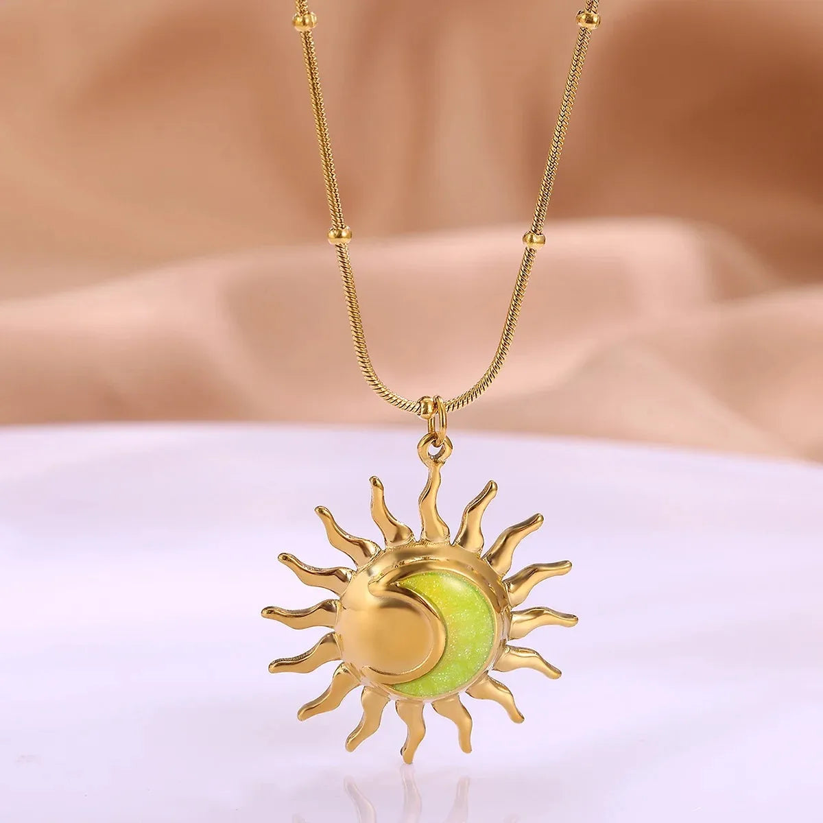 Solar Essence – Oil-Drip Golden Sun Necklace