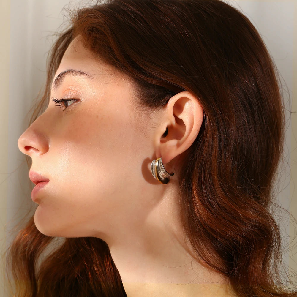 Fluid Motion La.Muses Curved Streamline Mixed-Tone Earrings