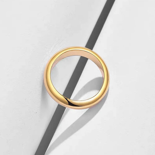 18K Gold Round Wedding Band – Timeless Couple’s Elegance
