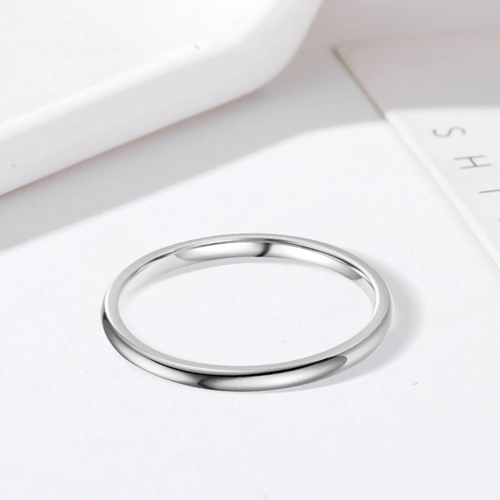 Minimalist ring in brushed silver – classic wedding band