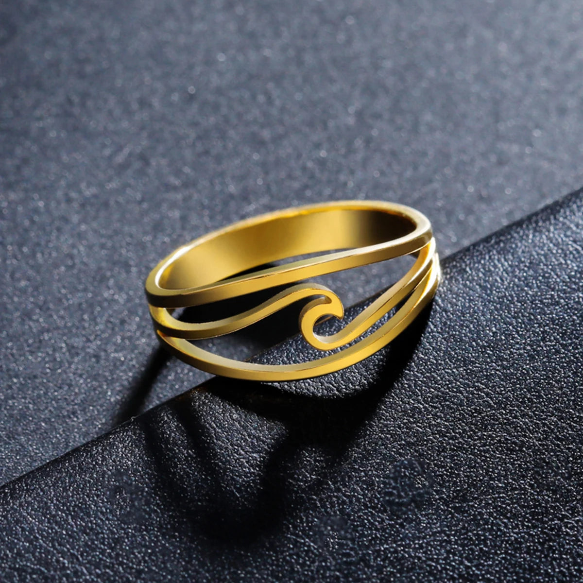 Geometric Wave Stainless Steel Ring – Minimalist Hollow Design
