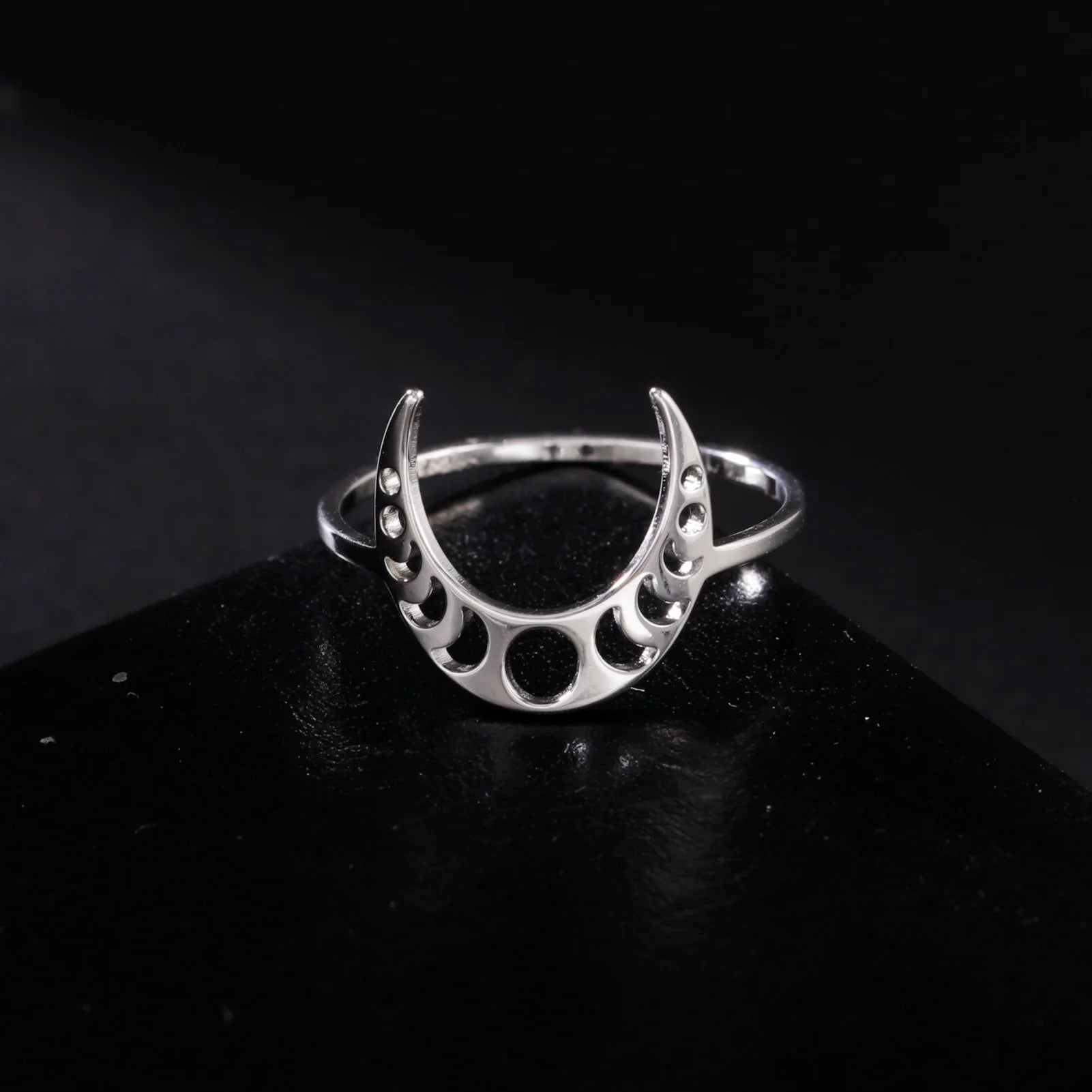 Moon Phase Ring – Crescent Moon Minimalist Amulet