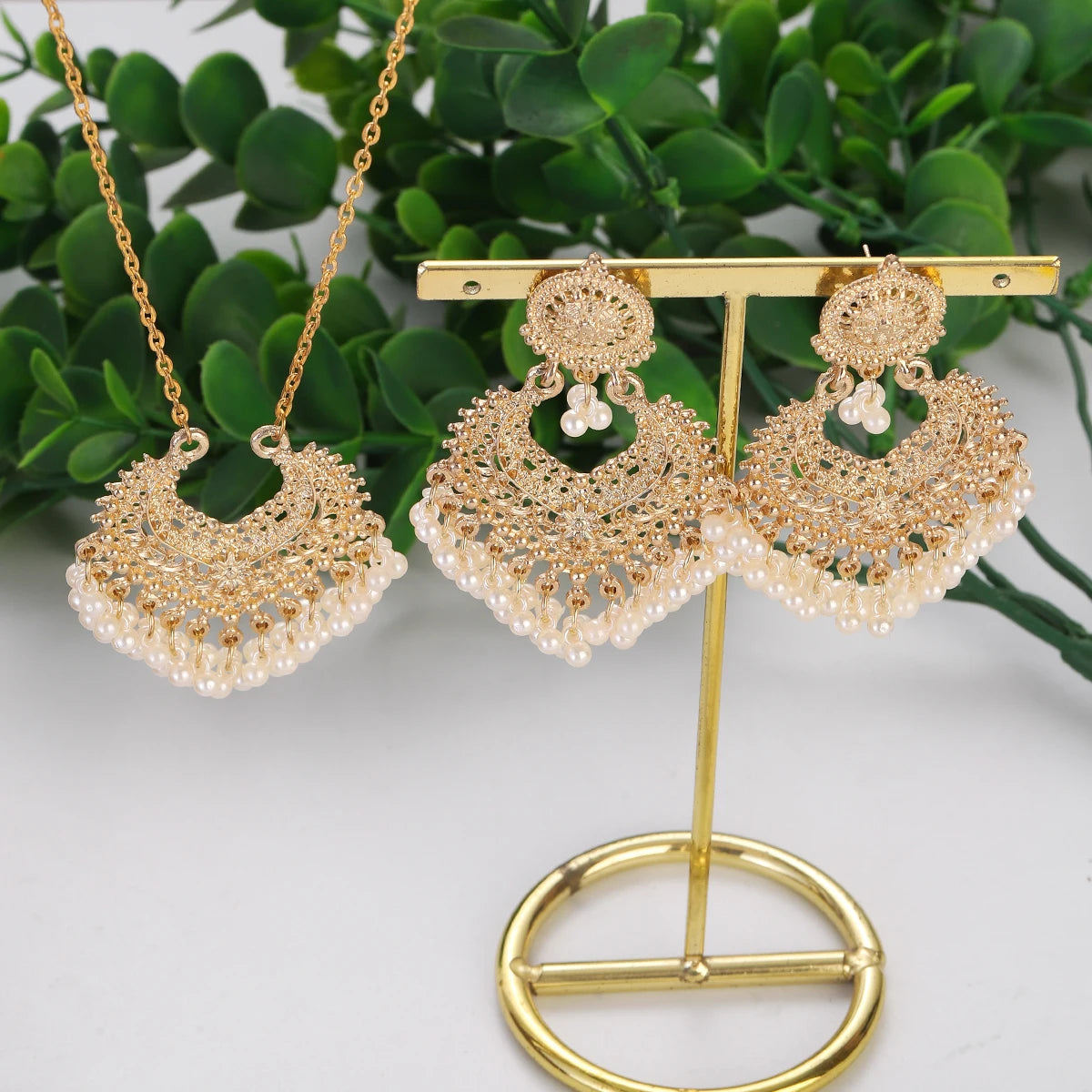 Retro Gold-Plated Indian Tassel Jewelry Set
