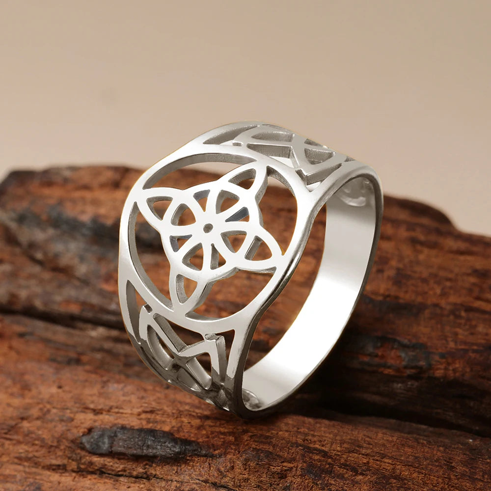 Witch Knot Ring – Celtic Protection Amulet in Stainless Steel
