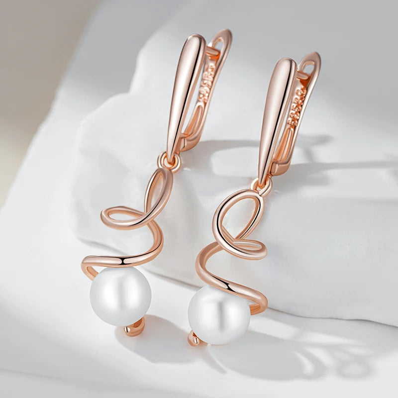 Ethereal Heritage – Geometric Pearl Drop Earrings Gold 585