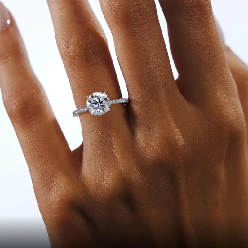 The Crown of Light: Anziw 2-Carat Round Moissanite Solitaire