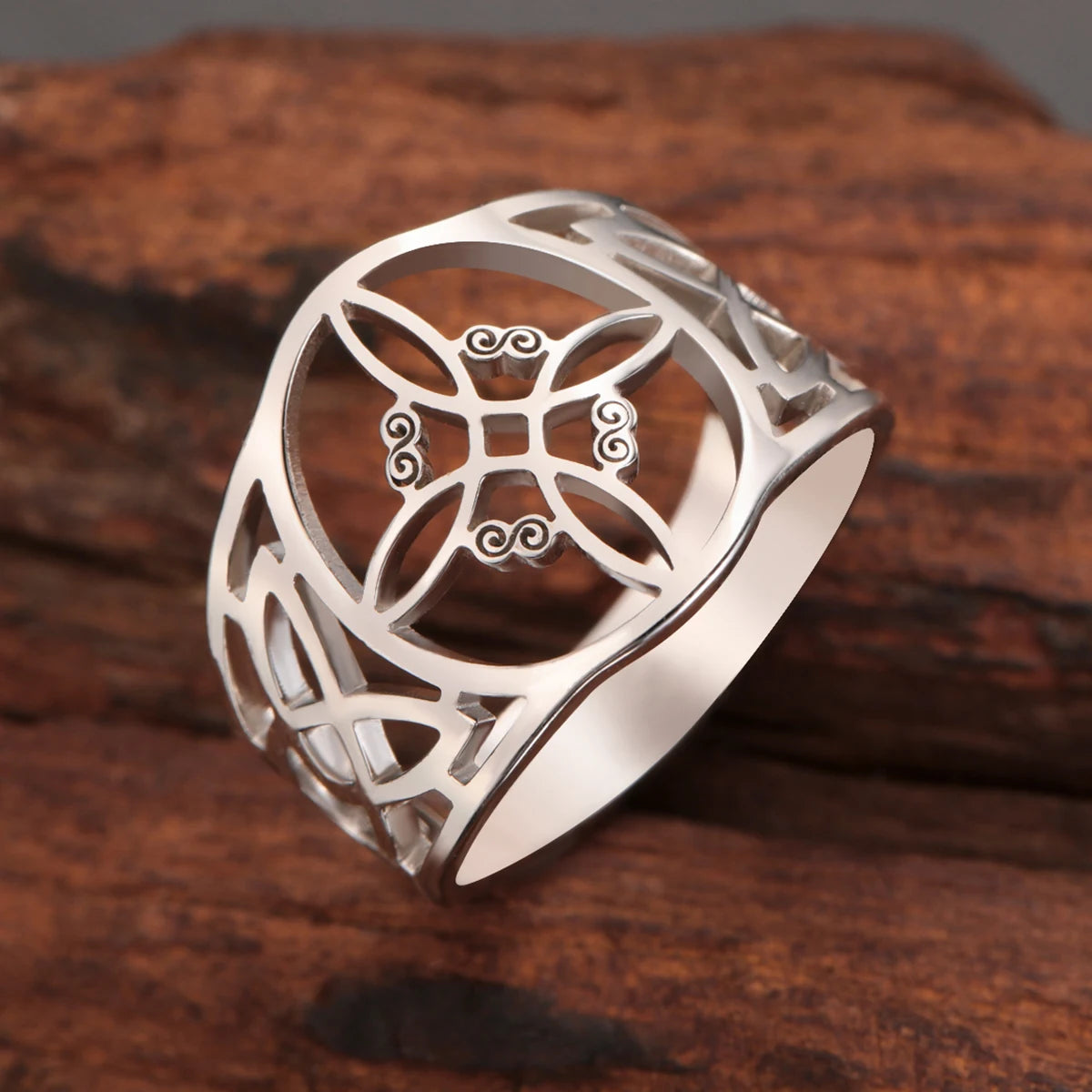 Witch Knot Ring – Celtic Protection Amulet in Stainless Steel