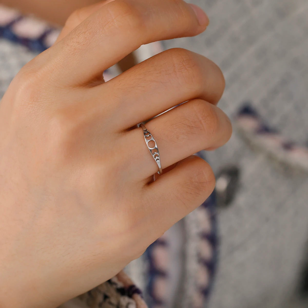 Moon Phase Ring – Crescent Moon Minimalist Amulet