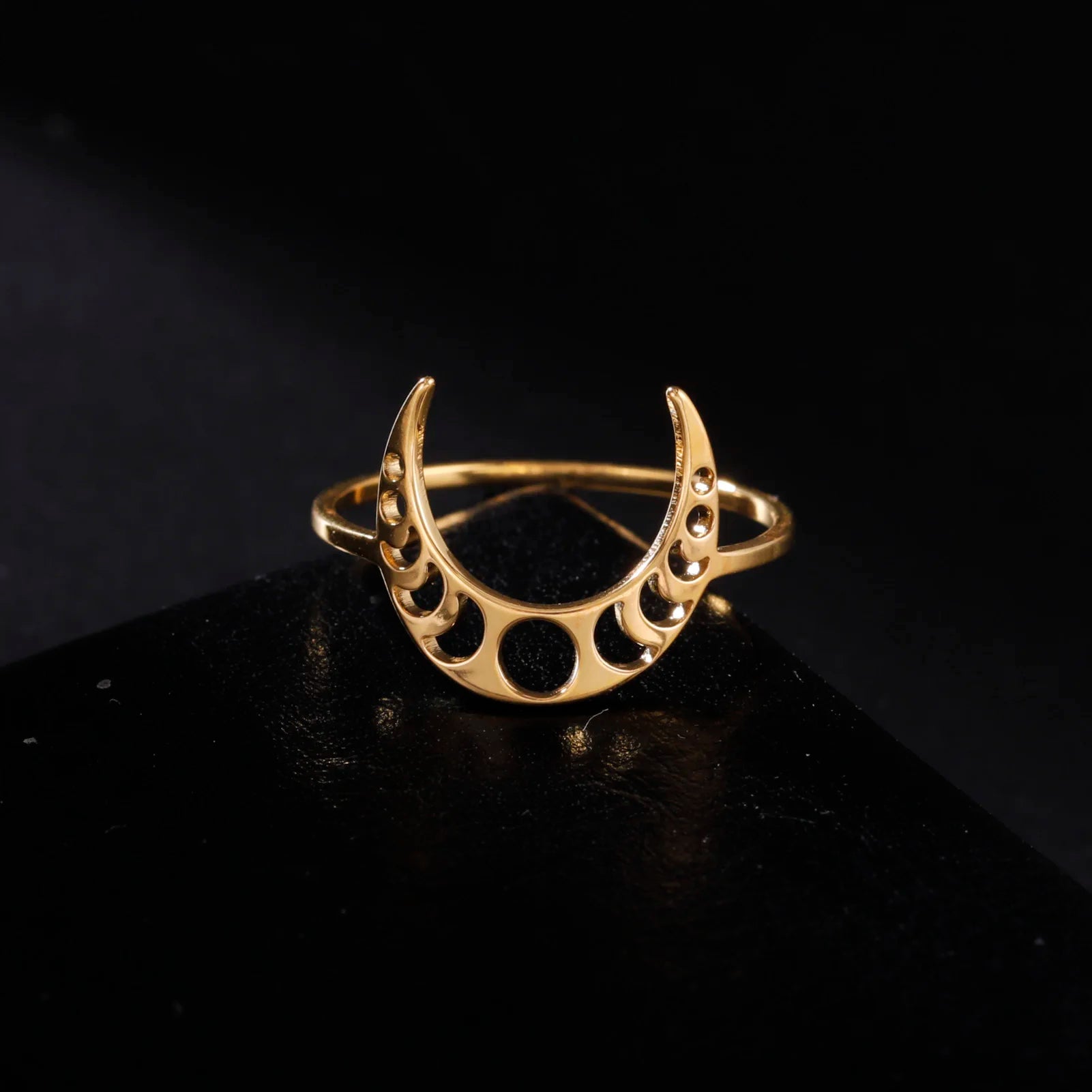 Moon Phase Ring – Crescent Moon Minimalist Amulet