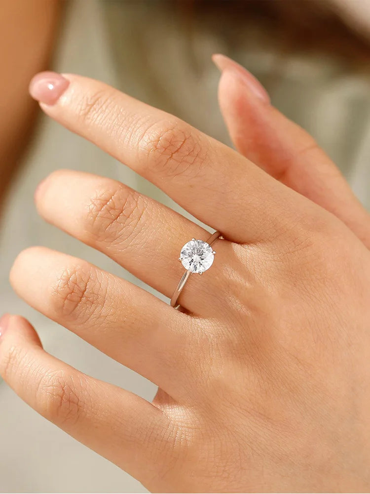 Effortless Radiance: Gorgeous Fashion Round Zircon Ring